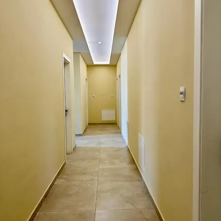 Zeus Hotel